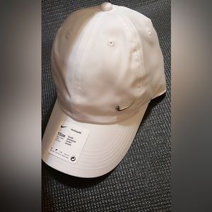 Brand New Nike Hat 🧢